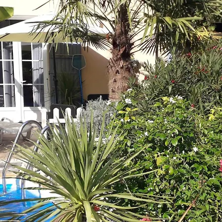 La Charentaise - De 4 Personnes Avec Piscine *